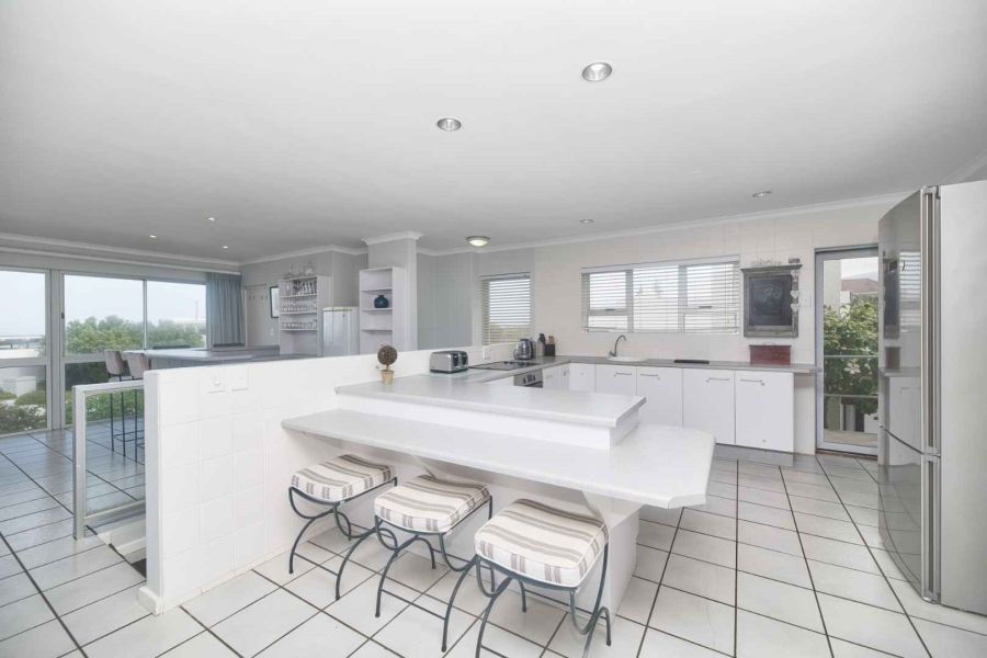4 Bedroom Property for Sale in Voelklip Western Cape